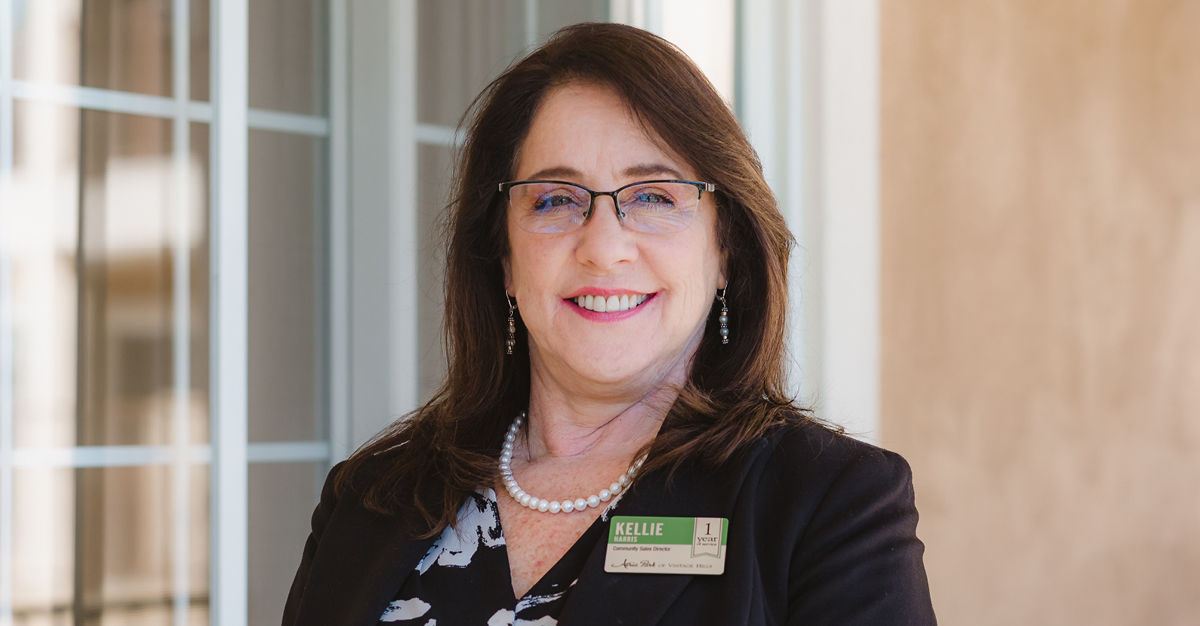 Professional photo of Kellie Harris of Atria Vintage Hills