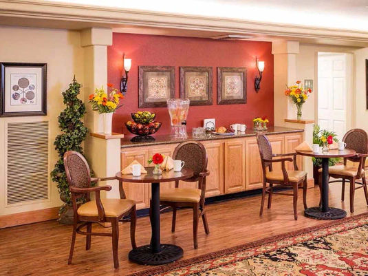 Grass Valley bistro with two tables and chairs.