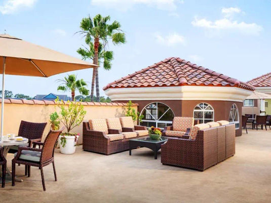 Atria Newport Plaza rooftop lounge