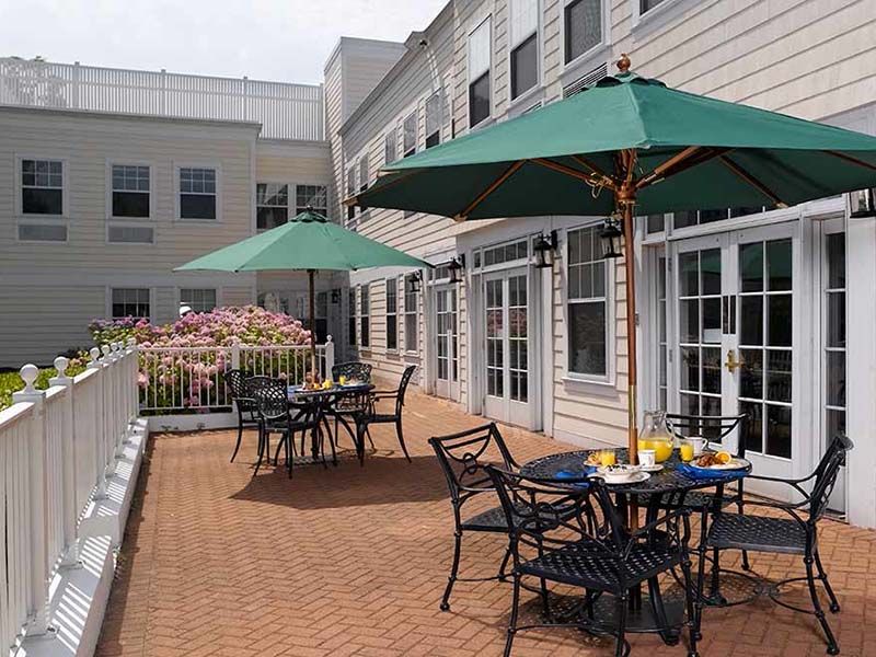 Exterior patio at Atria Bay Shore