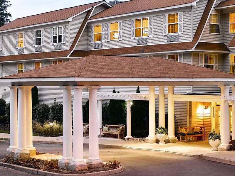 Exterior photo of Atria Briarcliff Manor