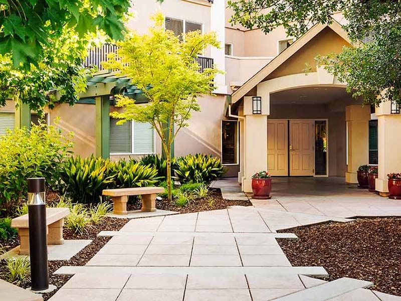 Exterior photo of Atria Carmichael Oaks