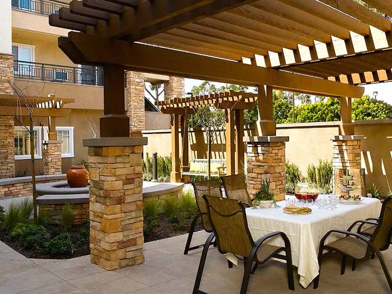 Atria Golden Creek patio