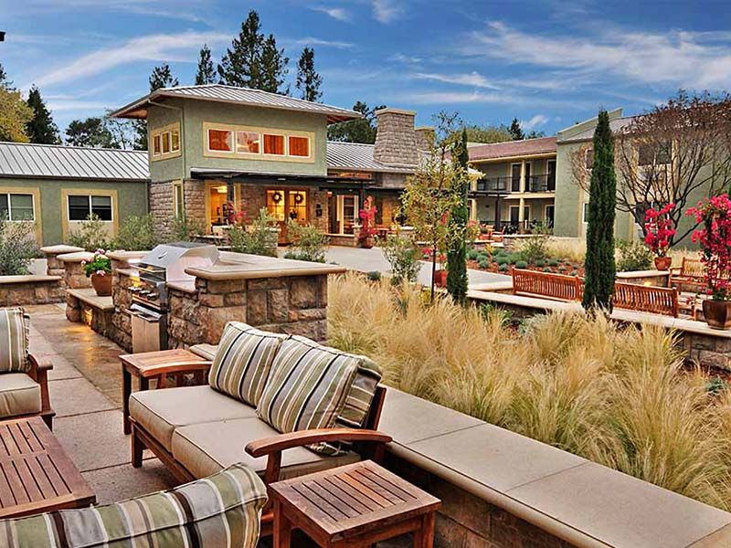 Atria Tamalpais Creek courtyard
