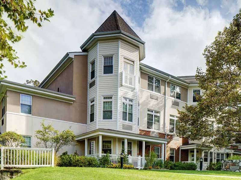 Atria Woodlands exterior entrance