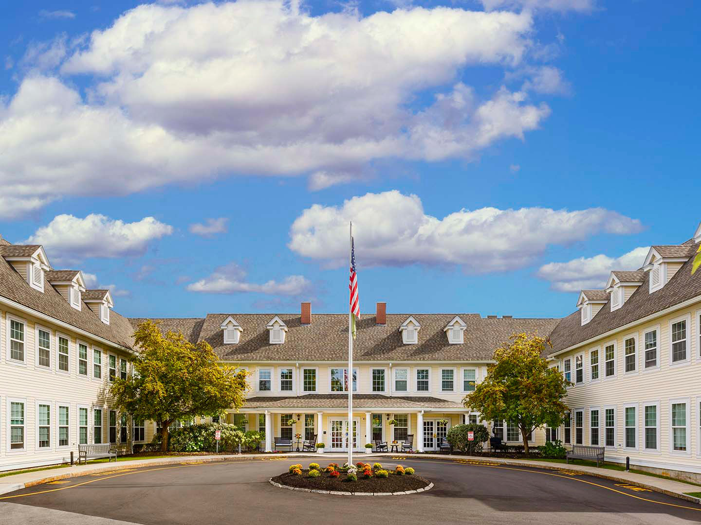 Exterior image of Atria Merrimack Place Senior Living