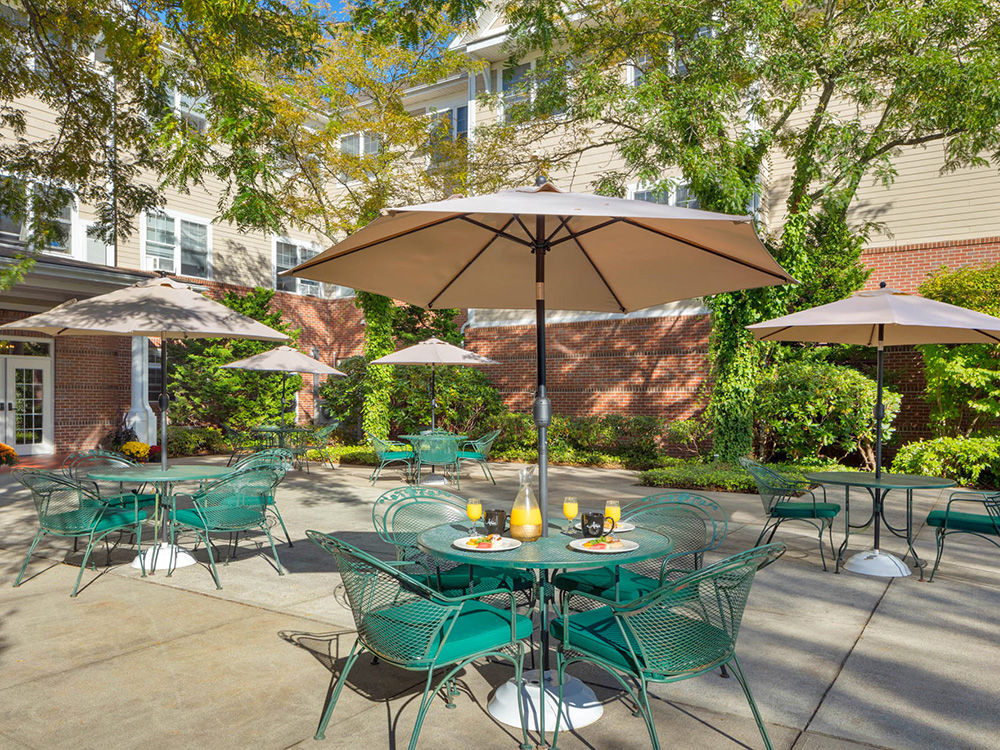 Atria Bay Spring Senior Living outdoor patio