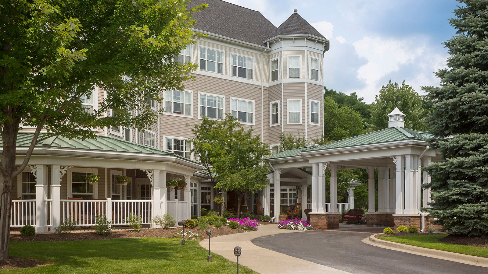 Atria Park of Ann Arbor exterior entrance