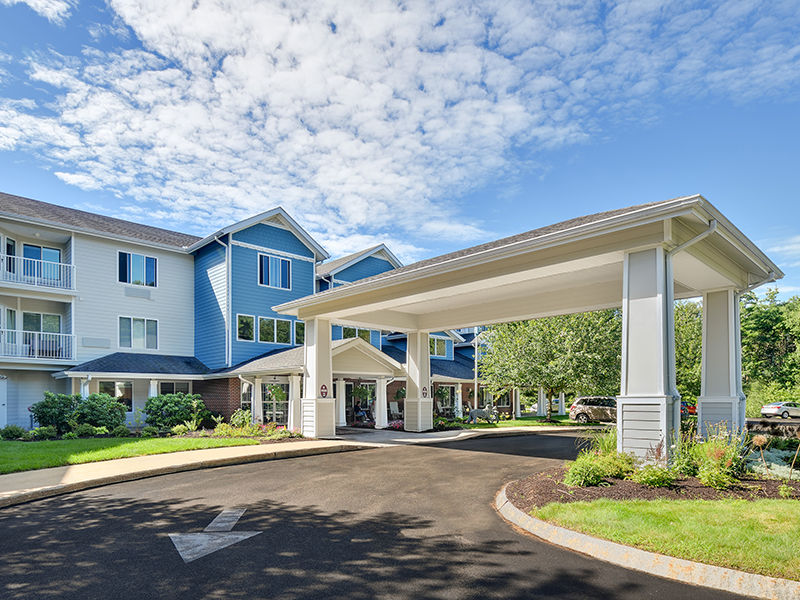 Holiday Maple Suites exterior