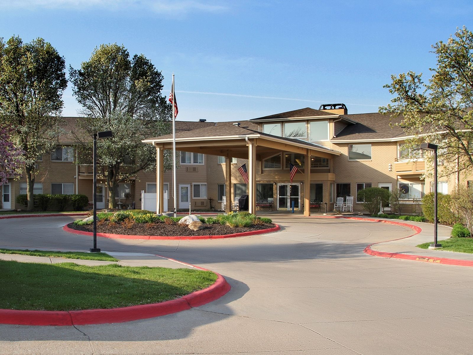 Exterior view of the Holiday Brentwood Estates senior living community