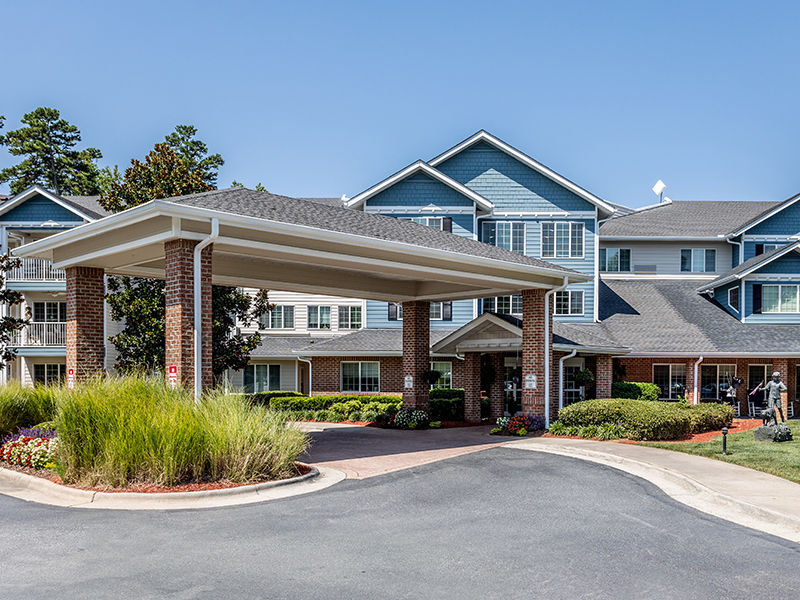 Exterior view of the Holiday Cedar Ridge retirement community