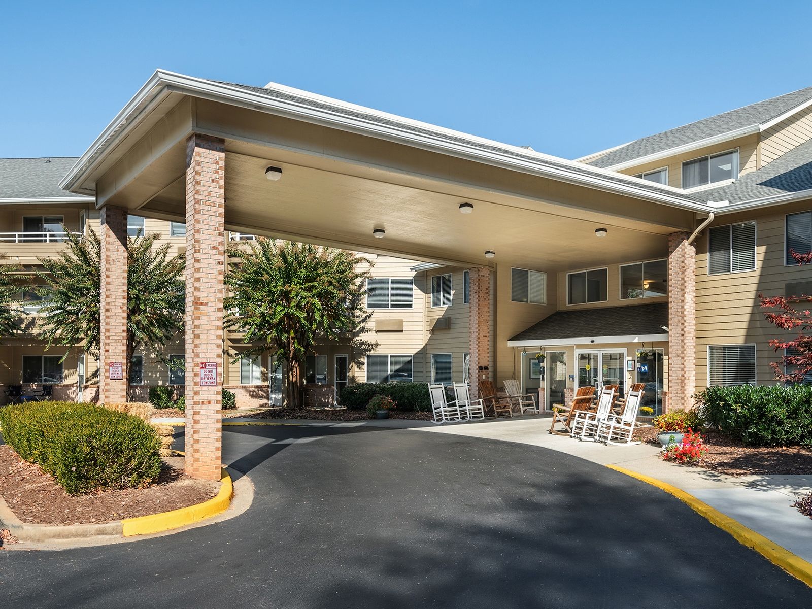 Exterior of the Holiday Haywood Estates retirement community