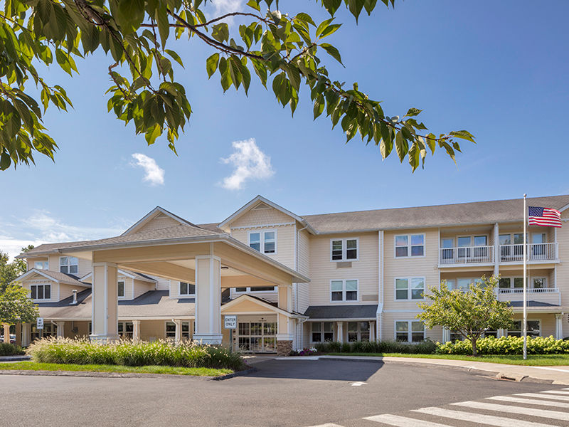 Exterior view of the Holiday White Oaks senior living community