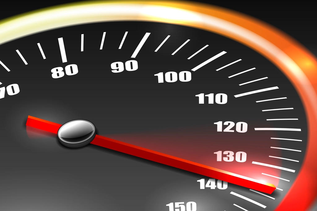 Utrata prawa jazdy za przekroczenie prędkości o 50 km/h – nowe przepisy od marca 2026