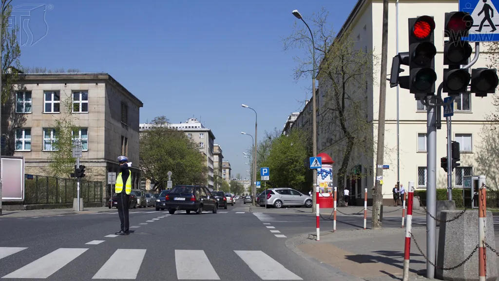Czy w przedstawionej sytuacji wolno Ci skręcić w prawo?
