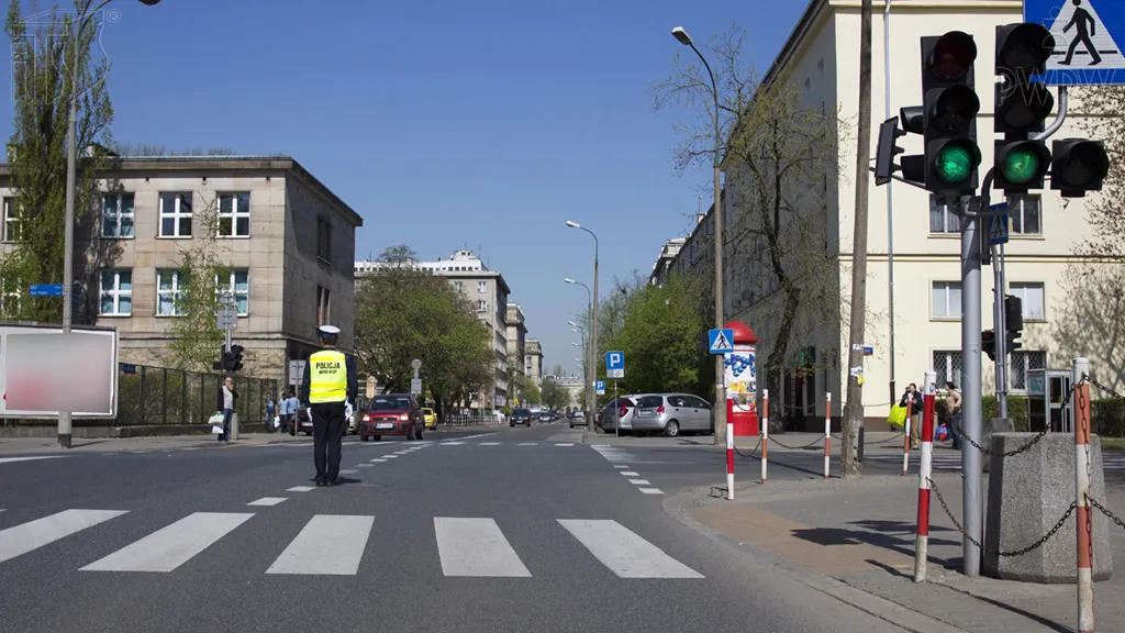 Czy w przedstawionej sytuacji wolno Ci skręcić w prawo?