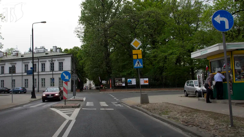 Czy na widocznym skrzyżowaniu wolno Ci skręcić wyłącznie w lewo?