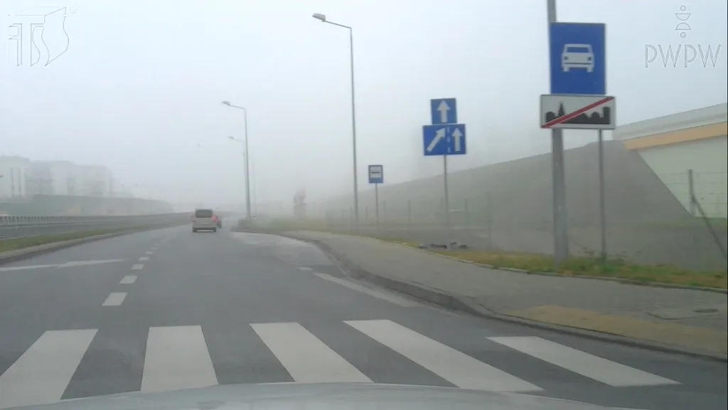Czy zatrzymując na tej drodze pojazd, który uległ awarii, masz obowiązek umieścić ostrzegawczy trójkąt odblaskowy w odległości 100 m za nim?