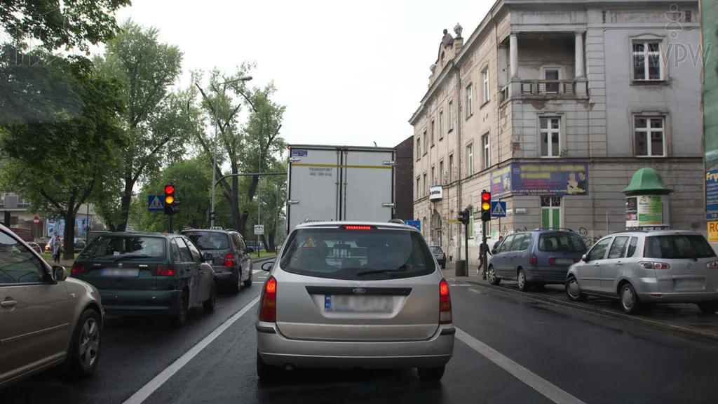 Czy w tej sytuacji powinieneś oczekiwać, że następnym sygnałem będzie światło zielone?