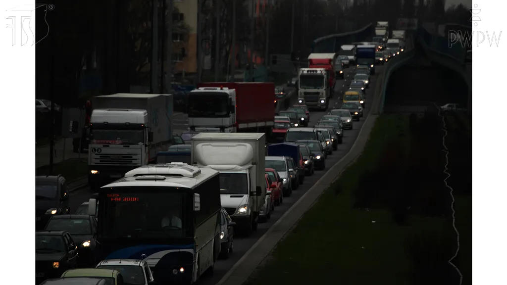Jaki jest maksymalny czas pracy kierowcy w danej dobie, w przypadku gdy praca jest wykonywana w porze nocnej?