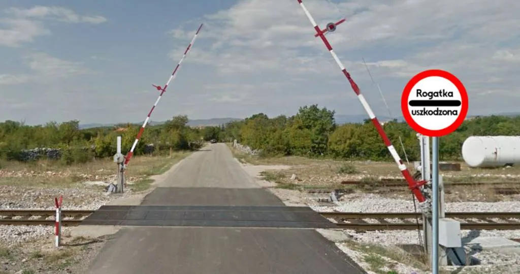 Czy w tej sytuacji masz zawsze obowiązek zatrzymać pojazd przed widocznym znakiem zakazu ?