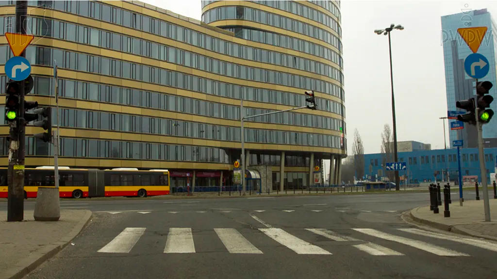 Czy z zajmowanego pasa ruchu wolno Ci skręcić w lewo?