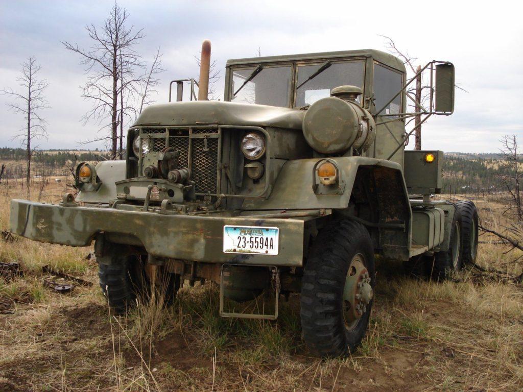 bad winch 1970 Kaiser M818 5 Ton 6 × 6 Military.