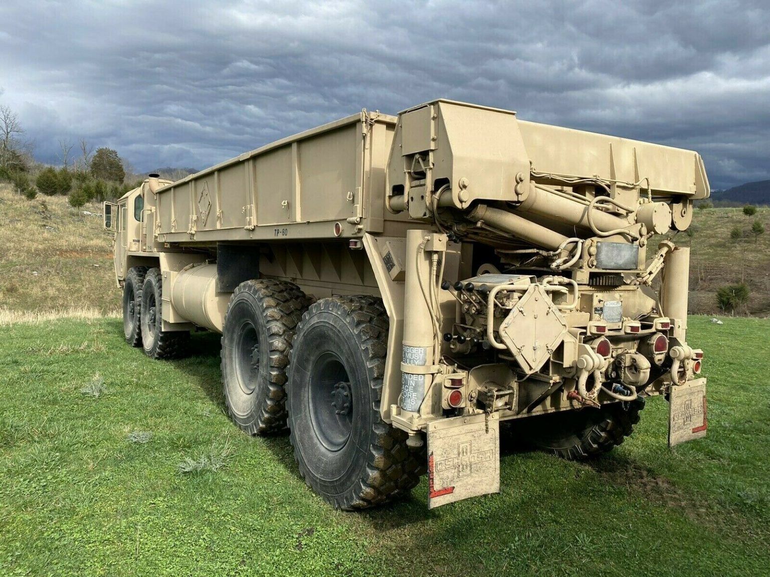 1989 Oshkosh M977 Hemtt Truck military [Grove Crane equipped