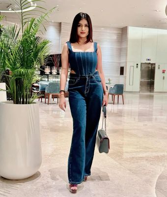 Ministry of love ❤️

.

Top @freakinsindia
Jeans @offduty.india
Heels @stevemaddenindia