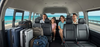 servicio de transporte Cancun con portaequipaje grande para maletas y equipo de golf