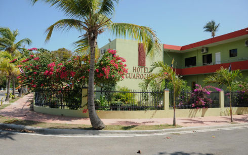 Exterior facade of Hotel Guarocuya in Barahona 