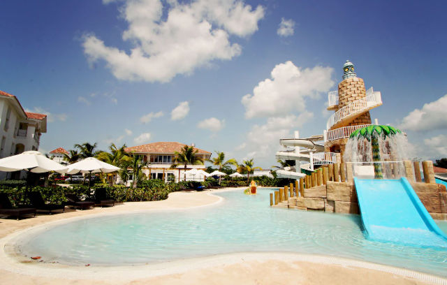 Vista de las instalaciones y areas comunes del hotel Miranda Bayahibe en Republica Dominicana