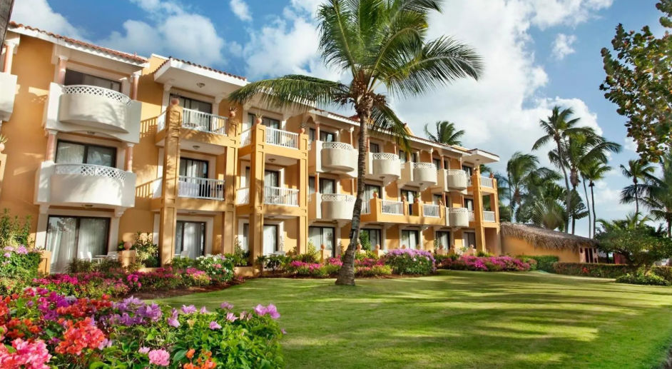 Transportation from Punta Cana Airport to Viva Dominicus Palace by Wyndham