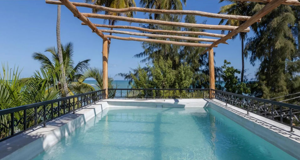 El Mambo Boutique Hotel installations and reception