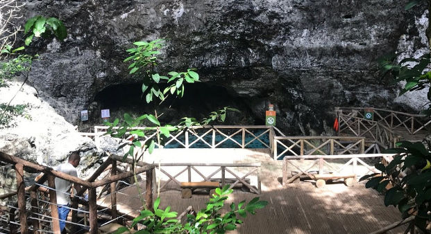 Cenote Hoyo Azul Punta Cana