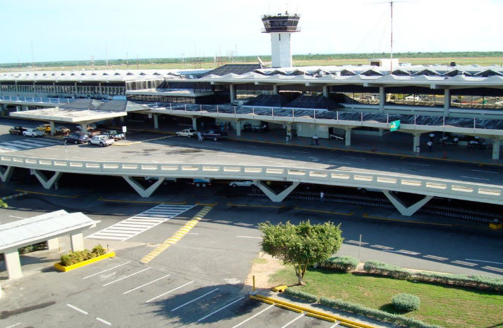 Traslado Seguro del Aeropuerto SDQ a Zona Colonial