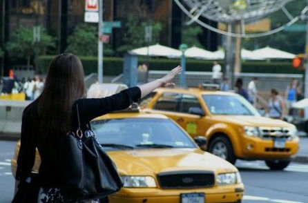 ¿Es seguro pedir taxi en la calle en Santo Domingo? 