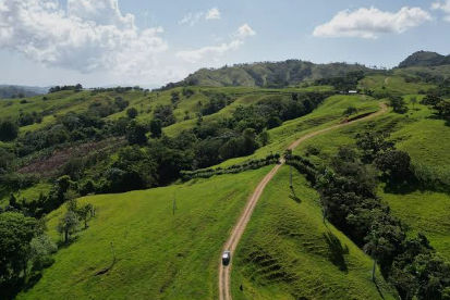 Journey across Cordillera Septentrional via sti to puerto plata taxi with Taxi Dominicana