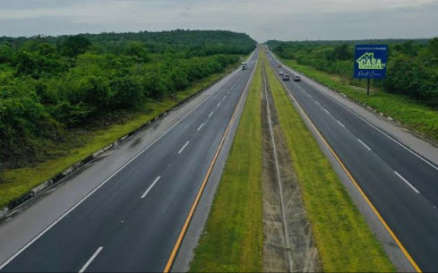 Recorrido por la Autopista del Coral hacia Casa de Campo Marina