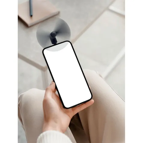 Draagbare USB-C smartphone ventilator in TPE