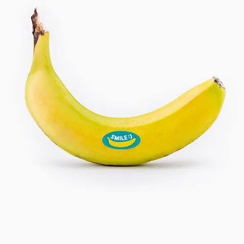 Banaan met fruisticker