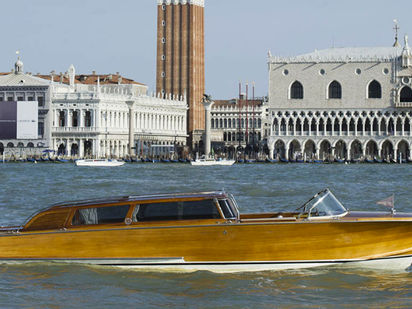 Motorówka Water Limousine 0 · 2009 · Water Limousine MOA NYC (1)