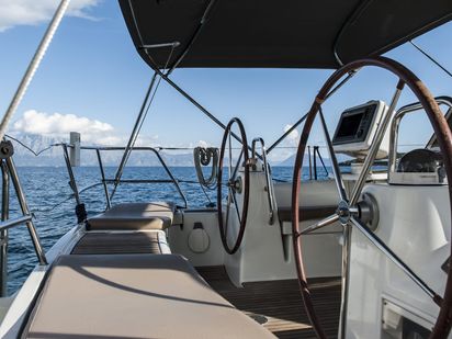 Velero Beneteau Oceanis 43 · 2010 (reacondicionamiento 2019) · OASIS - | Bowthruster | Solar P (1)