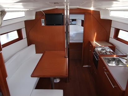 Velero Beneteau Oceanis 38.1 · 2018 · Dama (1)