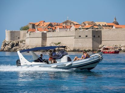 Bateau semi-rigide Zodiac 7.2 · 2007 (réarmé 2016) · Medline III (0)