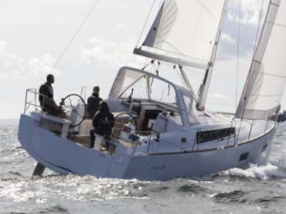 Voilier Beneteau Oceanis 38 · 2017 (0)