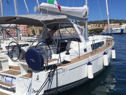 Sailboat Beneteau Oceanis 38 · 2017 · Ánemos (0)