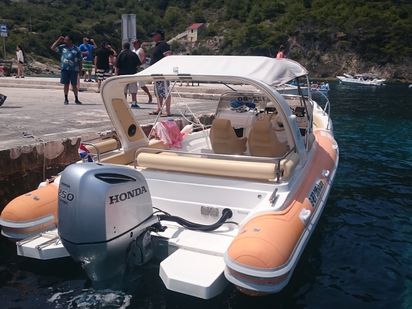 Bateau semi-rigide AquaMax B23- F · 2014 (0)