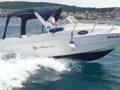 Motorówka szybka Saver 650 · 2010 (remont 2017) · SAVER CABIN SUNDECK 640/YAMAHA115 (1)