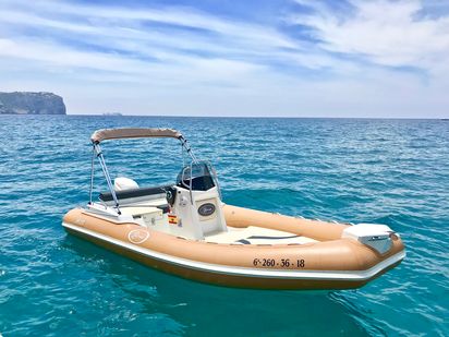 Bateau semi-rigide Saver MG 580 · 2018 (0)